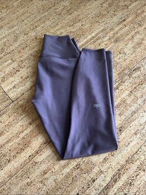 ALO Yoga xs raisinette airlift leggings